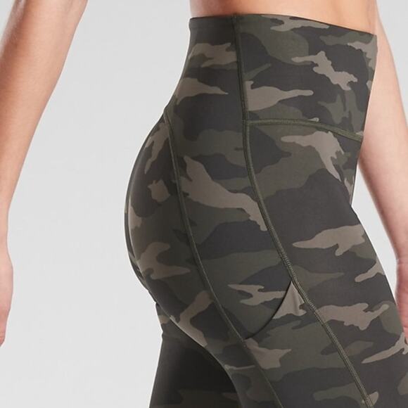 Athleta Ultimate Stash Pocket Camo 7/8 Tight Olive Size 1x NWT - Picture 7 of 7